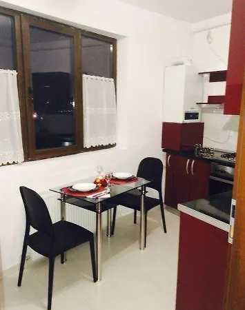 Cosmo Plaza Apartment *
